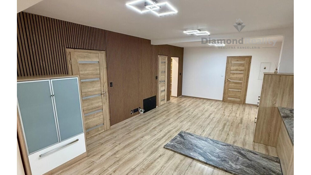 Na predaj 5-izbový bungalov , v obci Seňa