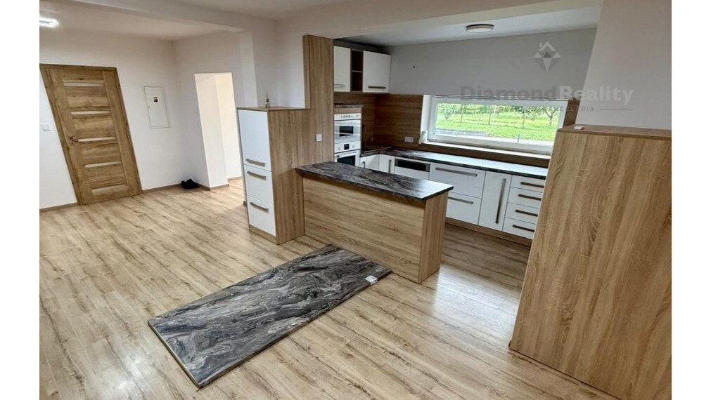 Na predaj 5-izbový bungalov , v obci Seňa