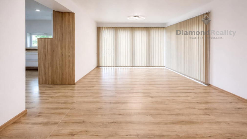 Na predaj 5-izbový bungalov , v obci Seňa