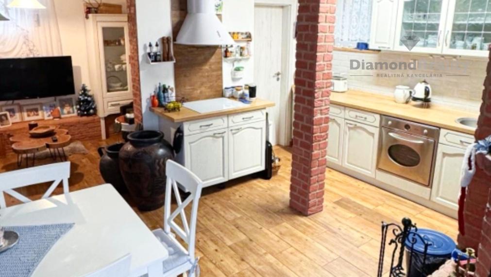 Na predaj murovaná chata, Medvedia hora,  Zemplínska Šírave