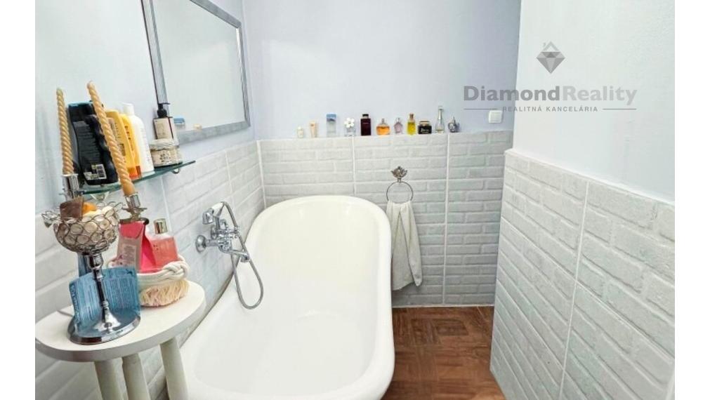 Na predaj murovaná chata, Medvedia hora,  Zemplínska Šírave