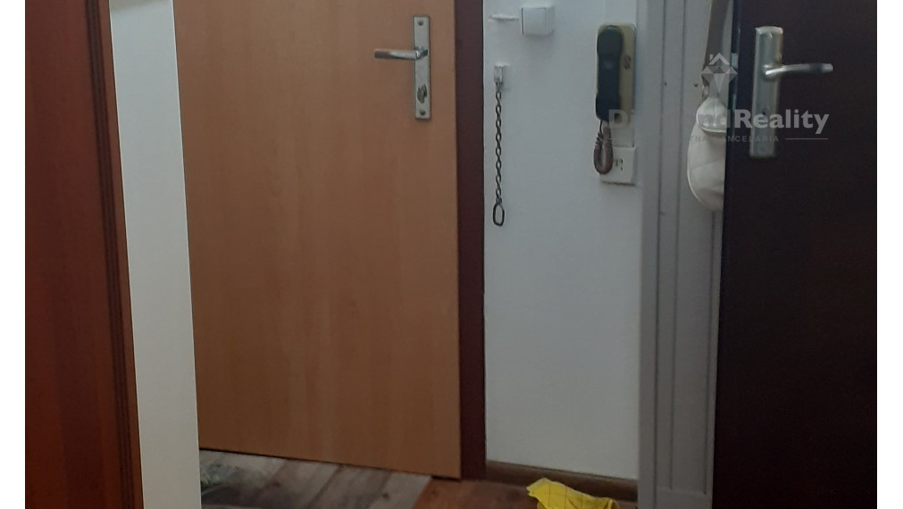 Na prenájom pekný zariadený 1 izbový byt Clementisova Trnava.