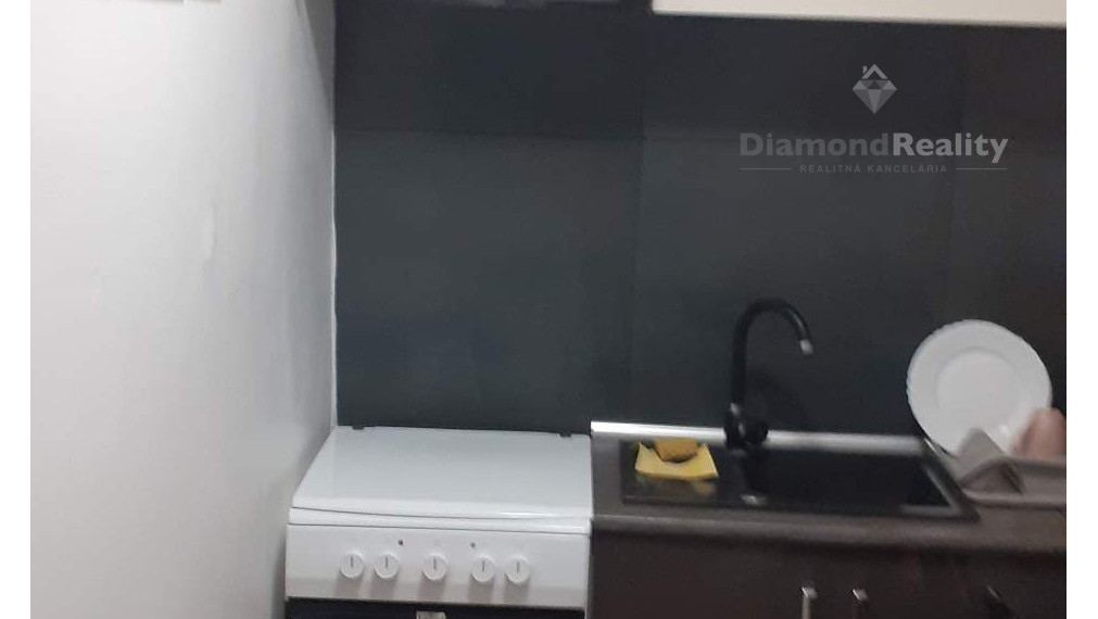 Na prenájom pekný zariadený 1 izbový byt Clementisova Trnava.