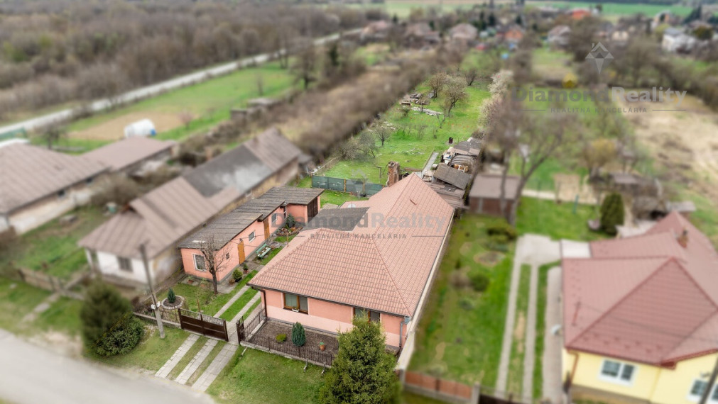 "REZERVOVANÝ" Na predaj 4 izbový rodinný dom Veľká Ida