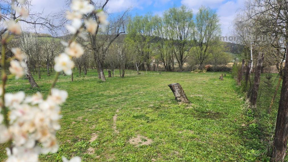 Nádherný STAVEBNÝ pozemok v centre obce Drienovská Nová Ves