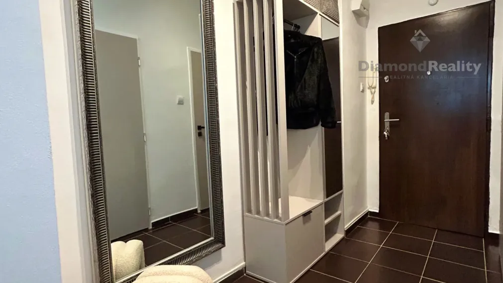 Na prenájom prerobený 2 izbový byt balkón Hospodárska Trnava