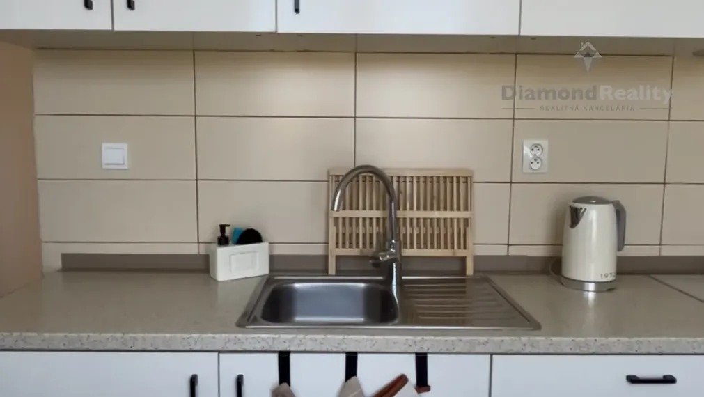 Na prenájom prerobený 2 izbový byt balkón Hospodárska Trnava