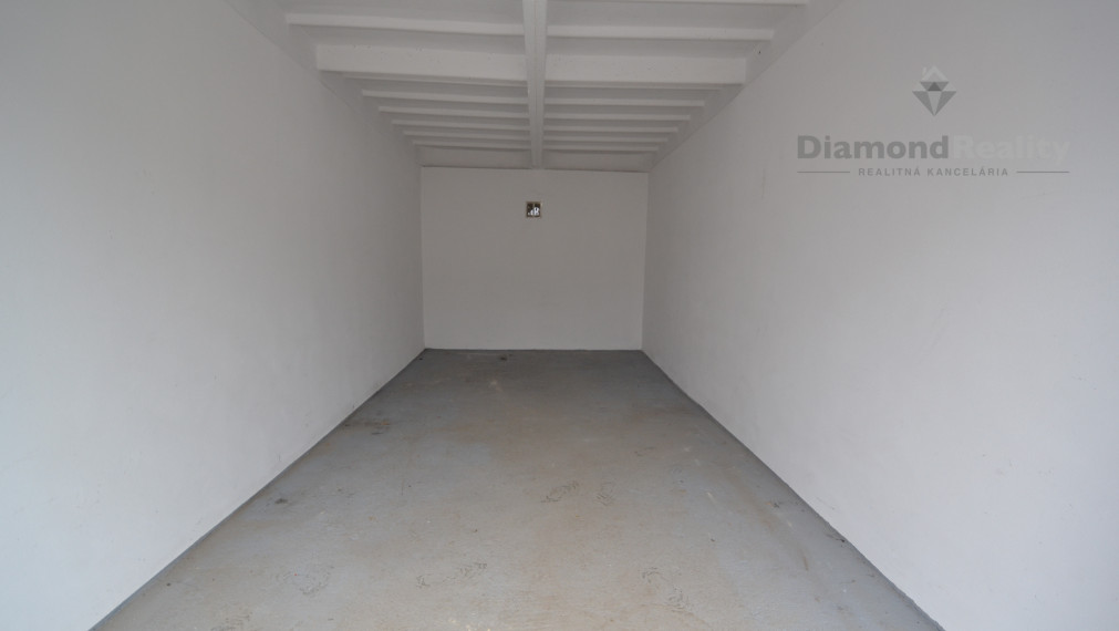 Garáž na prenájom Košice pri Malej stanici Rosná ulica