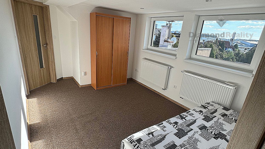 Na prenájom 3 izbový mezonet, v rodinnom dome, Jasná, Trnava.