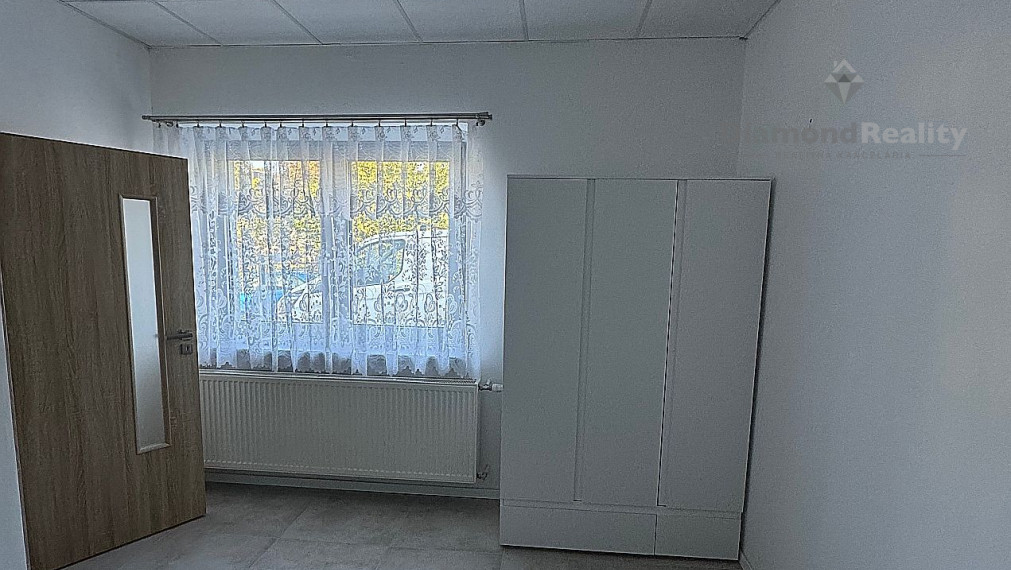 Na prenájom 3 izbový mezonet, v rodinnom dome, Jasná, Trnava.