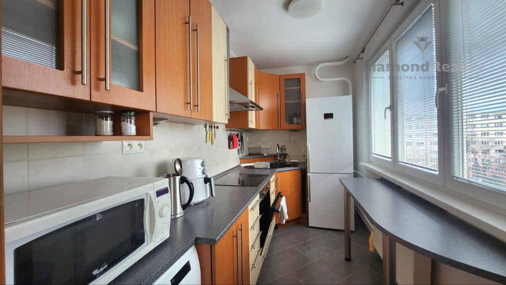 IDEÁLNY DLHODOBÝ PRENÁJOM  - 4-IZBOVÝ, ONDAVSKÁ - rodiny aj študenti