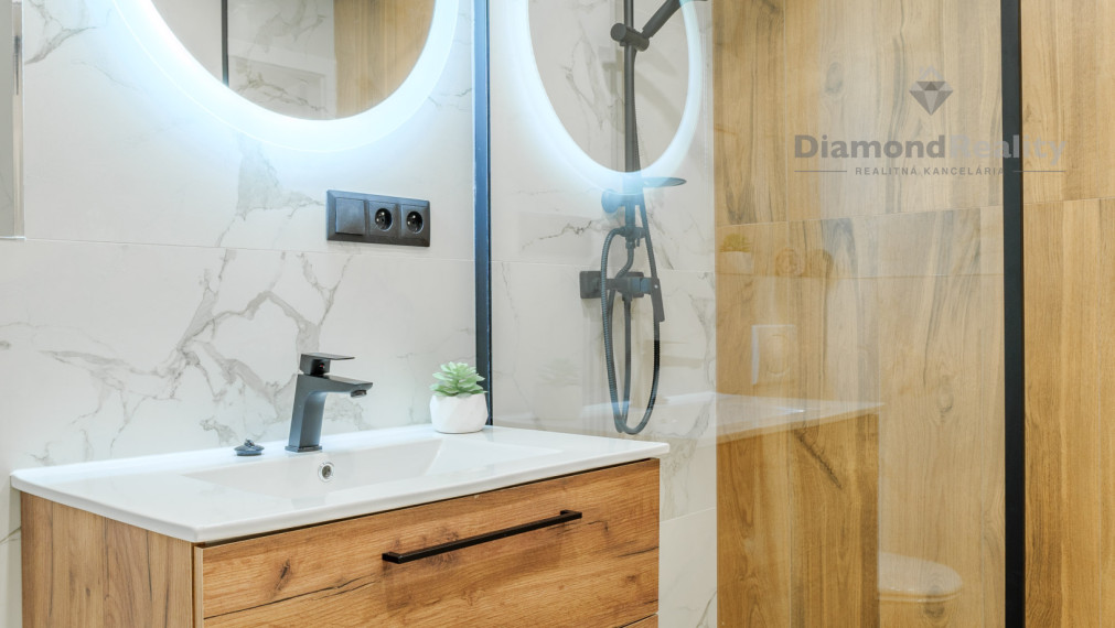 Na predaj 1,5 izbový byt po kompletnej rekonštrukcii, Bernolákova ulica, Košice - Západ