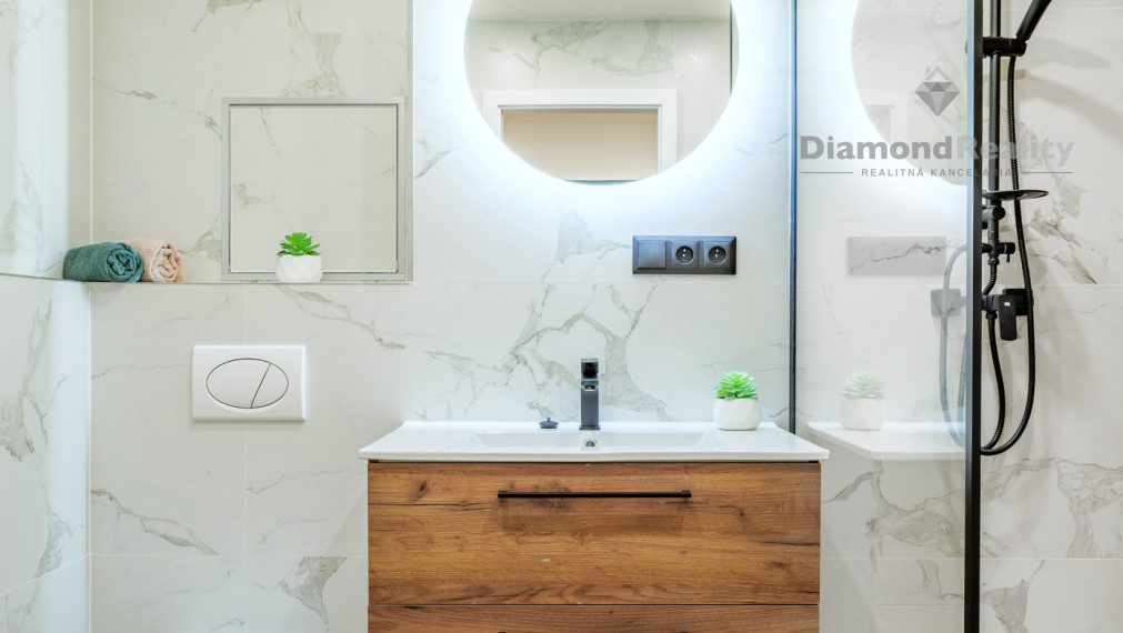 Na predaj 1,5 izbový byt po kompletnej rekonštrukcii, Bernolákova ulica, Košice - Západ