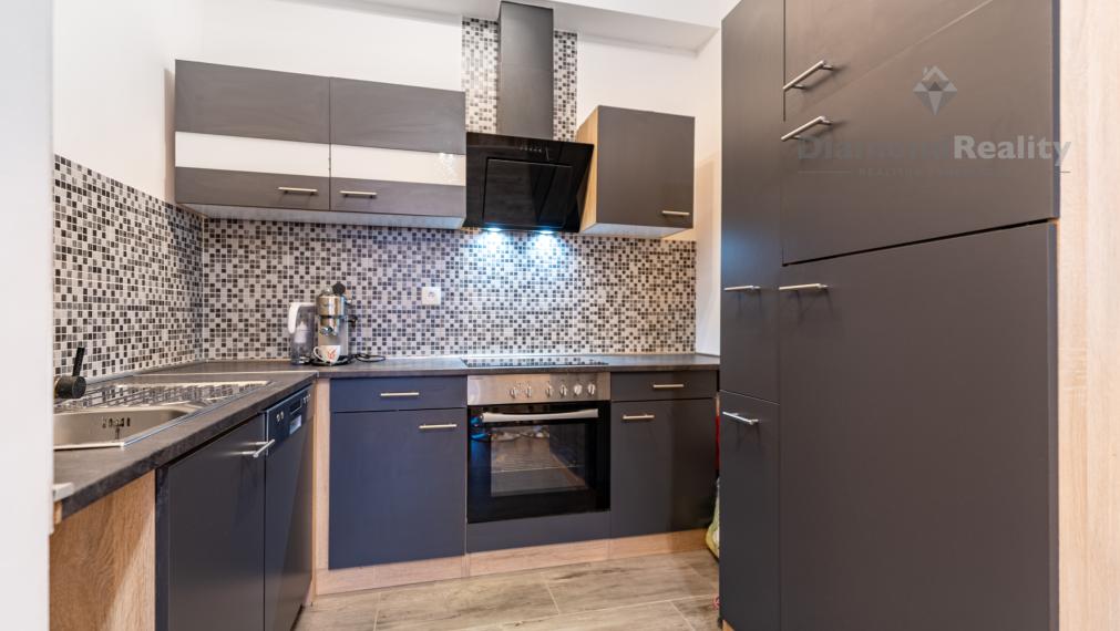 PREDAJ 2-IZBOVÉHO BYTU | ZELENÁ STRÁŇ | 1 PIVNICA | TERASA | VNÚTORNÉ PARKOVANIE