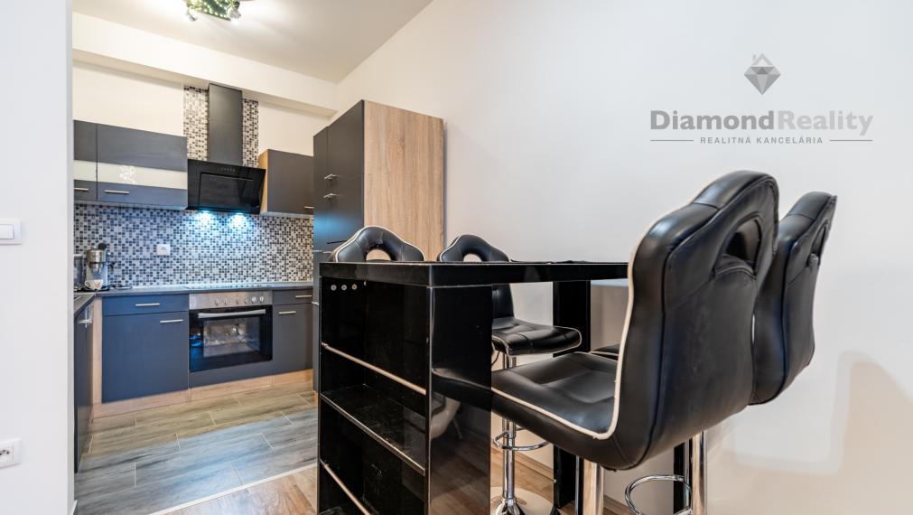 PREDAJ 2-IZBOVÉHO BYTU | ZELENÁ STRÁŇ | 1 PIVNICA | TERASA | VNÚTORNÉ PARKOVANIE