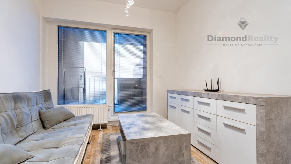 PREDAJ 2-IZBOVÉHO BYTU | ZELENÁ STRÁŇ | 1 PIVNICA | TERASA | VNÚTORNÉ PARKOVANIE