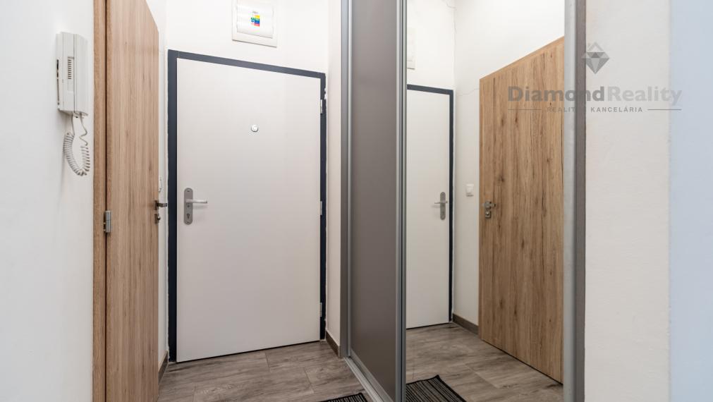 PREDAJ 2-IZBOVÉHO BYTU | ZELENÁ STRÁŇ | 1 PIVNICA | TERASA | VNÚTORNÉ PARKOVANIE