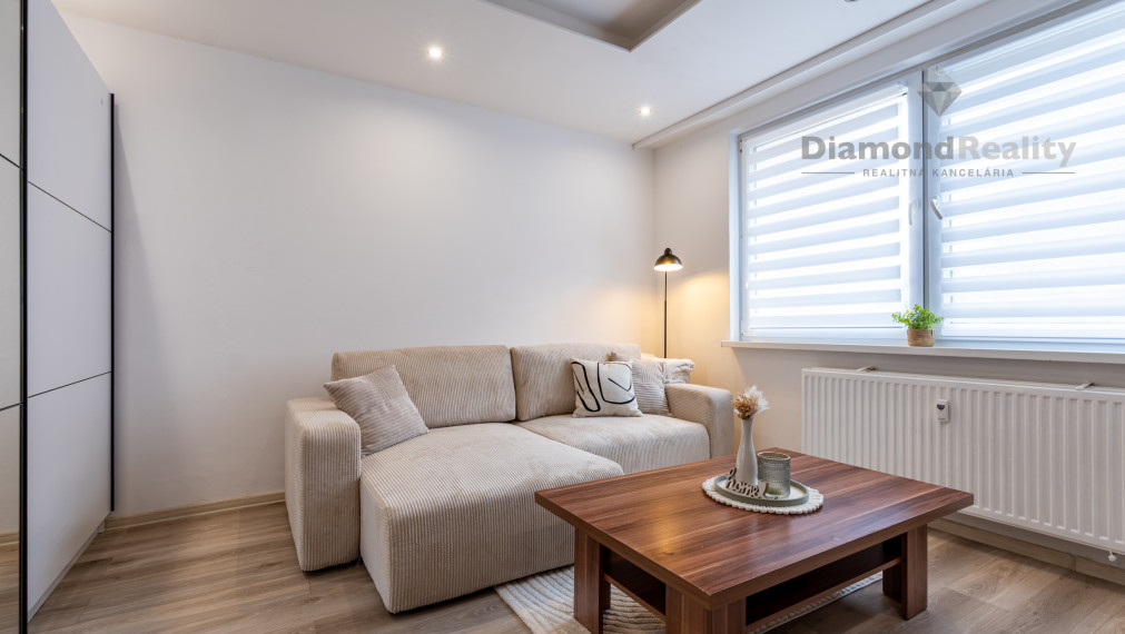 NA PRENÁJOM ZARIADENÝ A ZREKONŠTRUOVANÝ 2 IZBOVÝ BYT S LODŽIOU