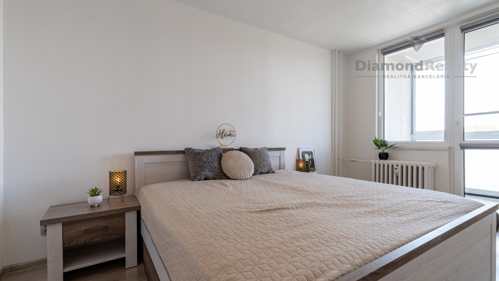 NA PRENÁJOM ZARIADENÝ A ZREKONŠTRUOVANÝ 2 IZBOVÝ BYT S LODŽIOU