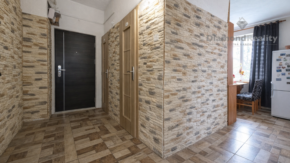 NA PREDAJ 3 IZBOVÝ BYT PO REKONŠTRUKCII | 64 m² | PRAKOVCE