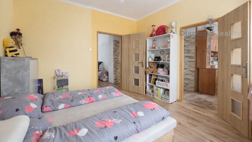 NA PREDAJ 3 IZBOVÝ BYT PO REKONŠTRUKCII | 64 m² | PRAKOVCE