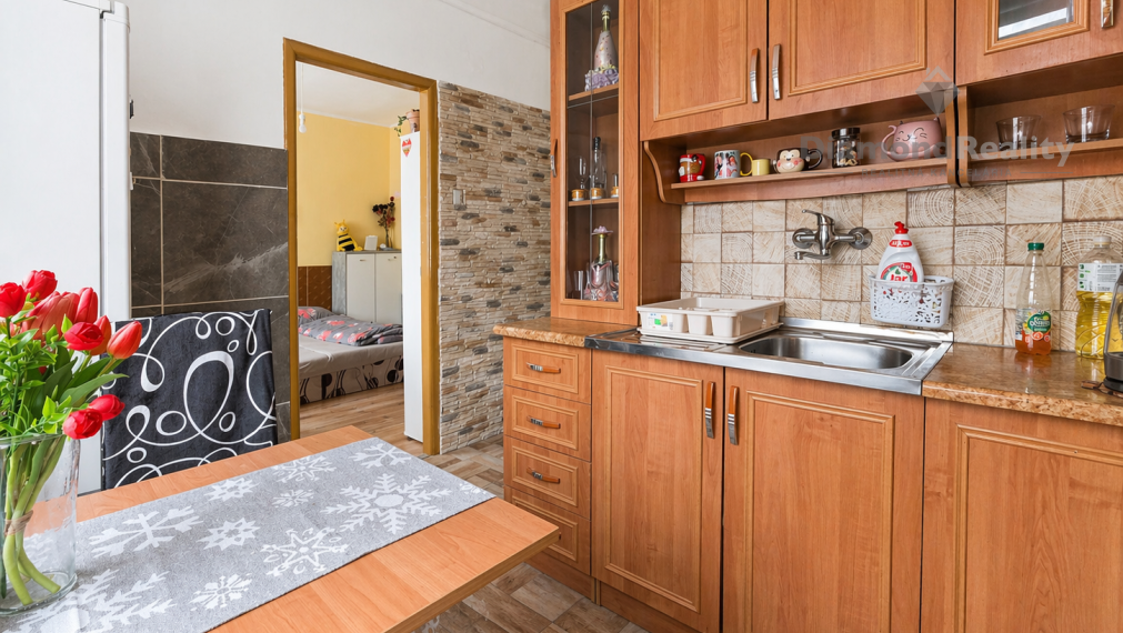 NA PREDAJ 3 IZBOVÝ BYT PO REKONŠTRUKCII | 64 m² | PRAKOVCE