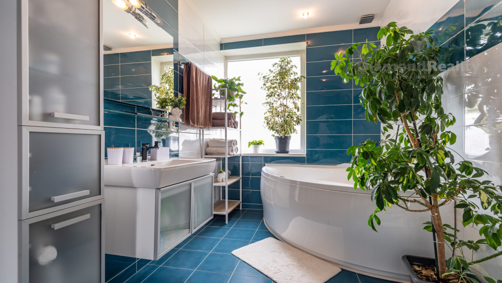 NA PREDAJ 2 IZBOVÝ TEHLOVÝ BYT S VEĽKORYSOU VÝMEROU