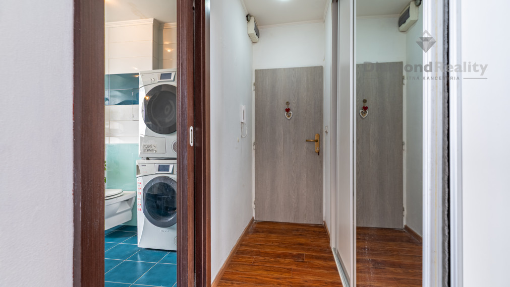 NA PREDAJ 2 IZBOVÝ TEHLOVÝ BYT S VEĽKORYSOU VÝMEROU