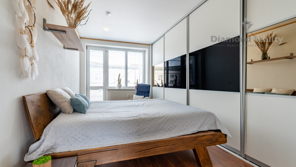 NA PREDAJ 2 IZBOVÝ TEHLOVÝ BYT S VEĽKORYSOU VÝMEROU