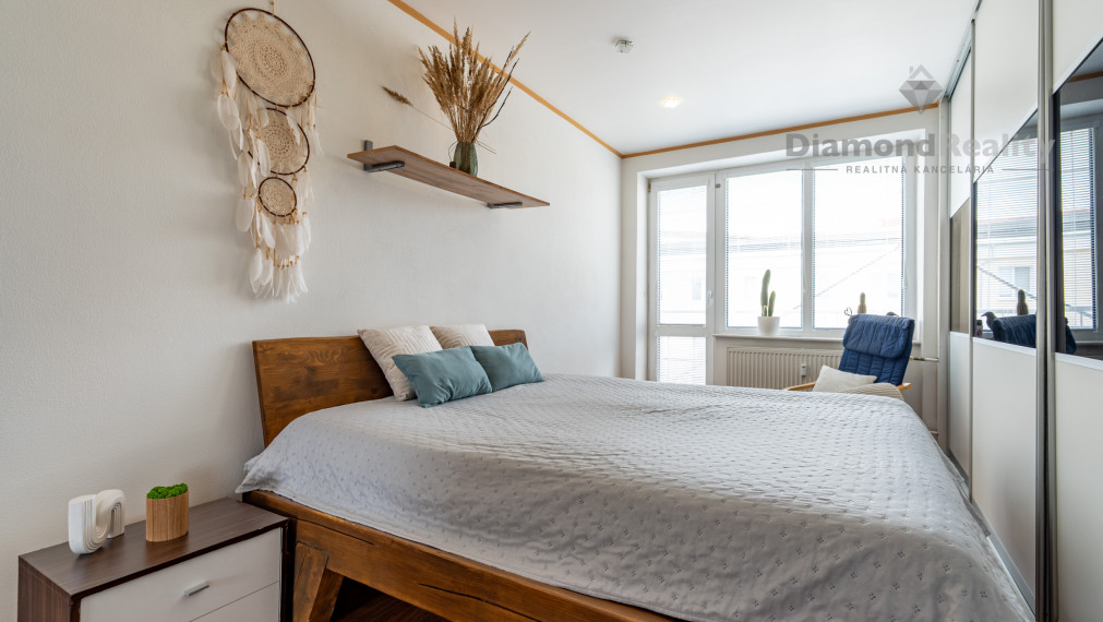 NA PREDAJ 2 IZBOVÝ TEHLOVÝ BYT S VEĽKORYSOU VÝMEROU