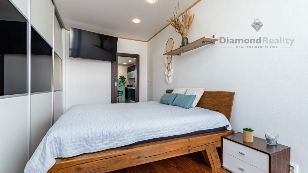 NA PREDAJ 2 IZBOVÝ TEHLOVÝ BYT S VEĽKORYSOU VÝMEROU