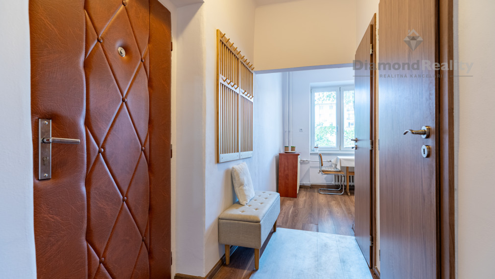 NA PRENÁJOM 1 IZBOVÝ BYT VO VÝBORNEJ A TICHEJ LOKALITE