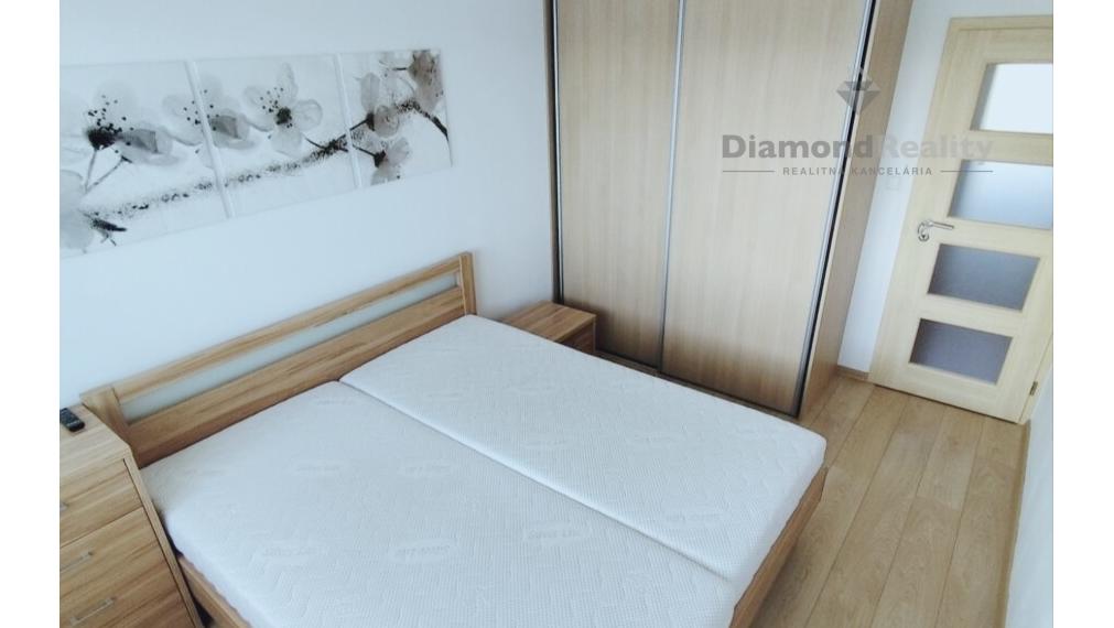 Na predaj 3 izbový byt ,Denešova ulica, Košice - KVP