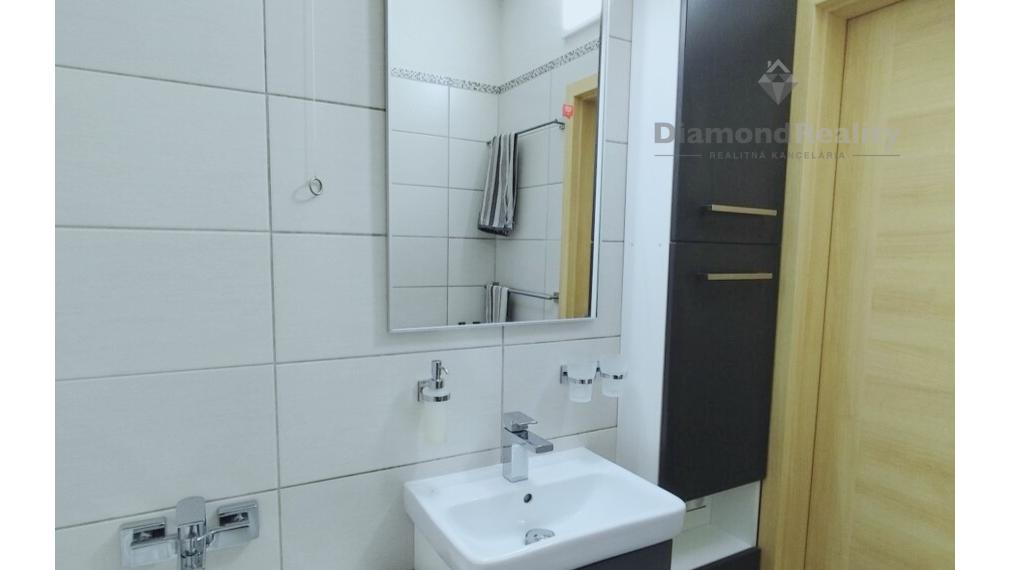 Na predaj 3 izbový byt ,Denešova ulica, Košice - KVP