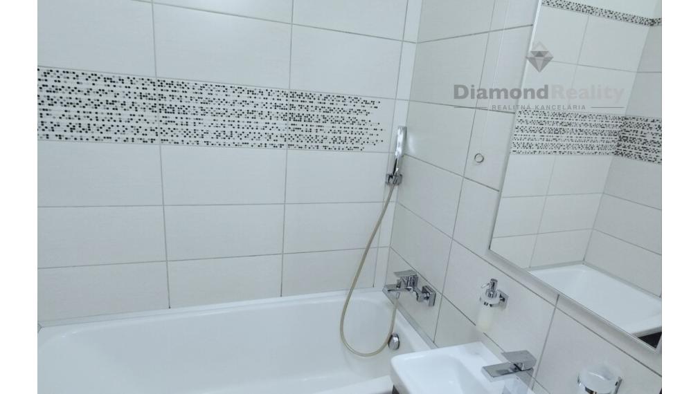 Na predaj 3 izbový byt ,Denešova ulica, Košice - KVP