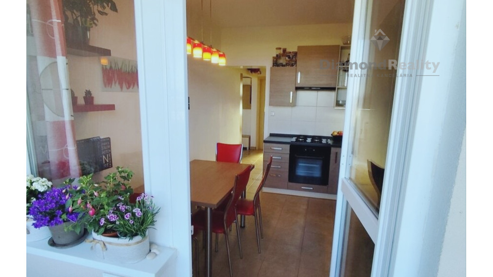 Na predaj 3 izbový byt ,Denešova ulica, Košice - KVP