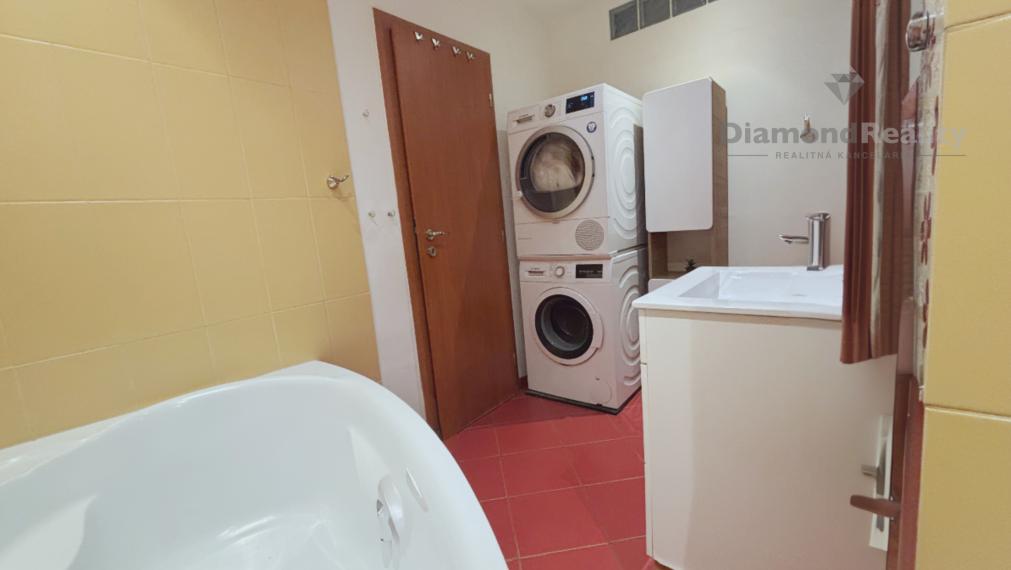 Rezervované! Na predaj 3 izbový byt, Kežmarská ulica, Košice - západ