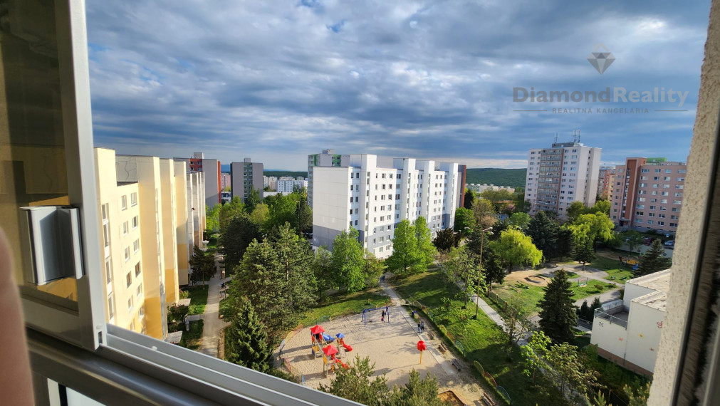 Nadčasový dizajn a komfort  - 2 izbový byt Huskova, KVP