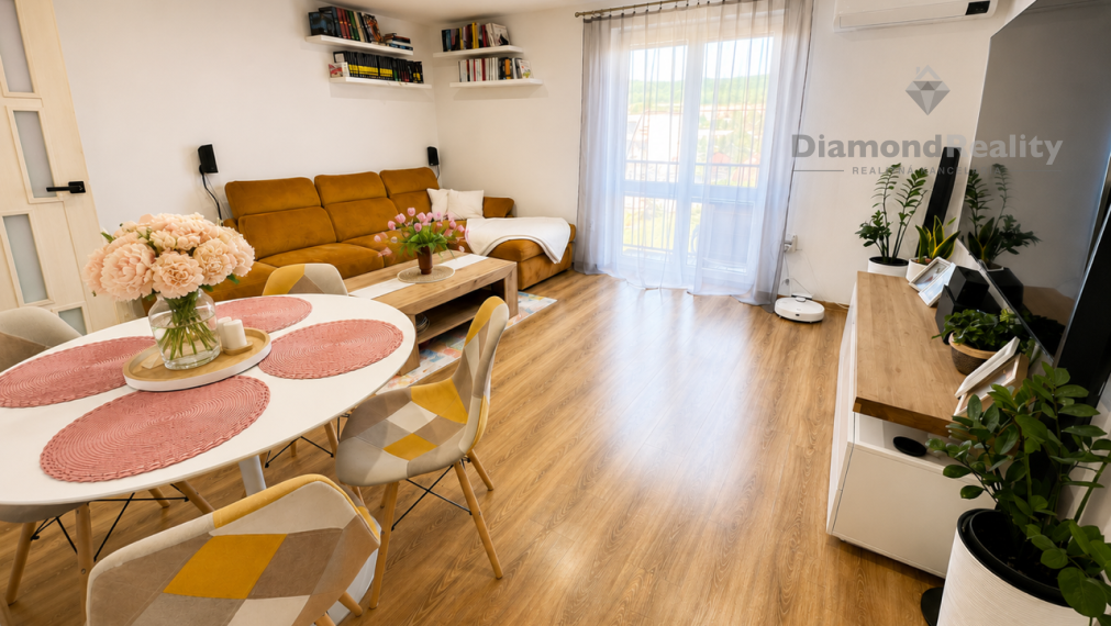 MODERNÝ 3-IZBOVÝ BYT PO KOMPLETNEJ REKONŠTRUKCII S BALKÓNOM | OBEC RUSKOV