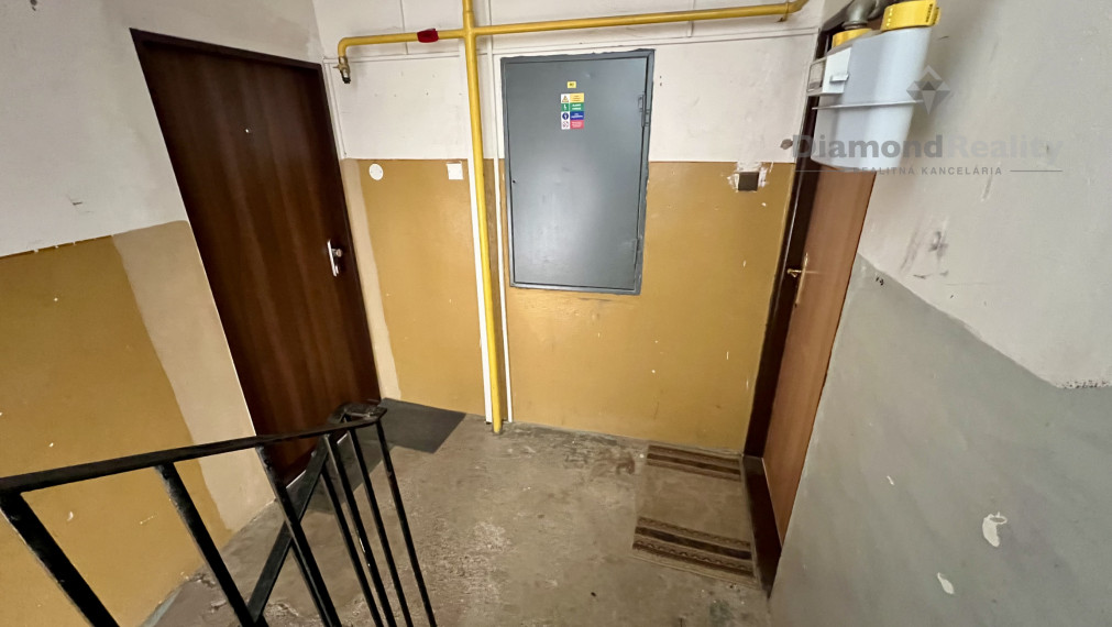 MODERNÝ 3-IZBOVÝ BYT PO KOMPLETNEJ REKONŠTRUKCII S BALKÓNOM | OBEC RUSKOV