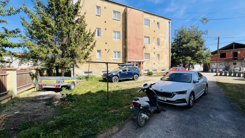 MODERNÝ 3-IZBOVÝ BYT PO KOMPLETNEJ REKONŠTRUKCII S BALKÓNOM | OBEC RUSKOV