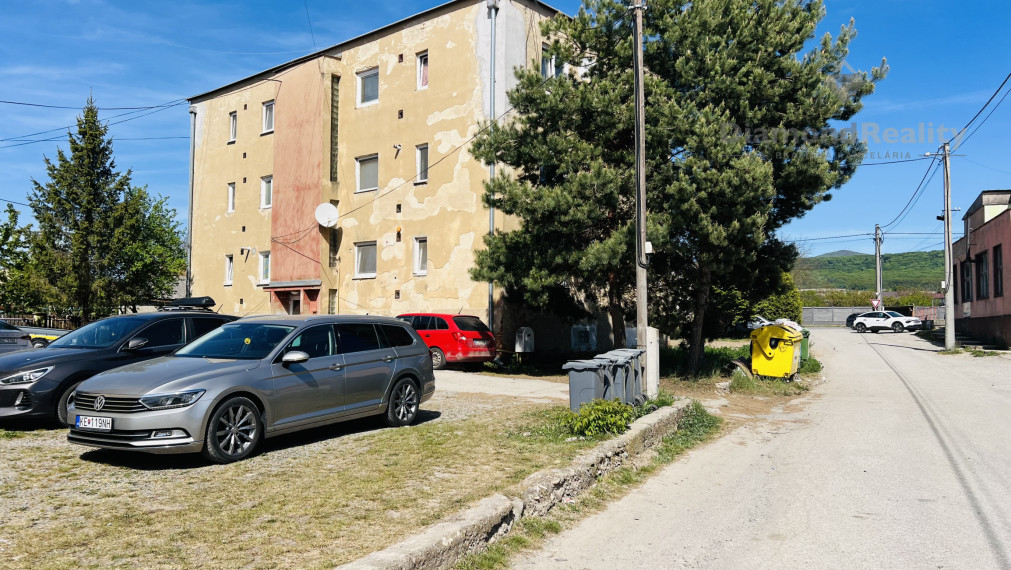 MODERNÝ 3-IZBOVÝ BYT PO KOMPLETNEJ REKONŠTRUKCII S BALKÓNOM | OBEC RUSKOV