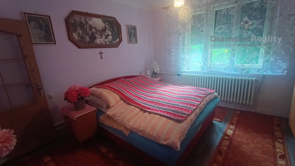 REZERVOVANÉ!Na predaj rodinný dom v malebnej obci Sľažany