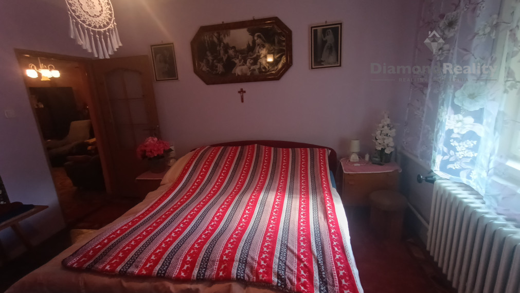 REZERVOVANÉ!Na predaj rodinný dom v malebnej obci Sľažany