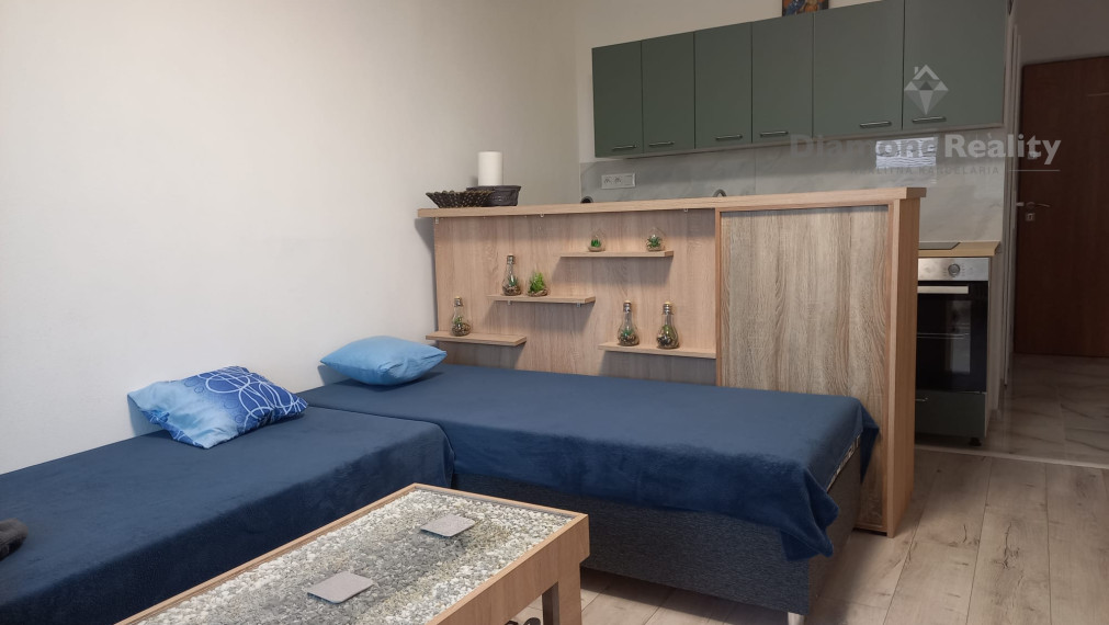 Moderná garsónka s balkónom pri N-centre Nitra