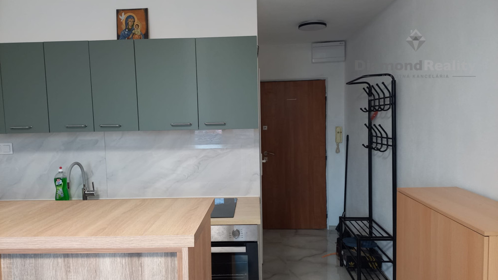 Moderná garsónka s balkónom pri N-centre Nitra