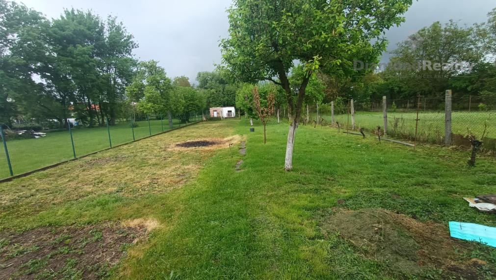 Priestranný rodinný dom s garážou, dielňou a krásnym zázemím v obci Veľké Chrašťany – Beladice