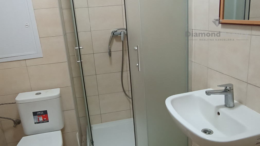 REZERVOVANÉ!Na prenájom 1 izbový byt Slepčany