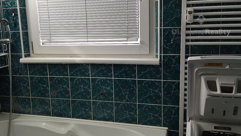 Na prenájom veľký 3 izbový byt, balkón, Čajkovského, Trnava