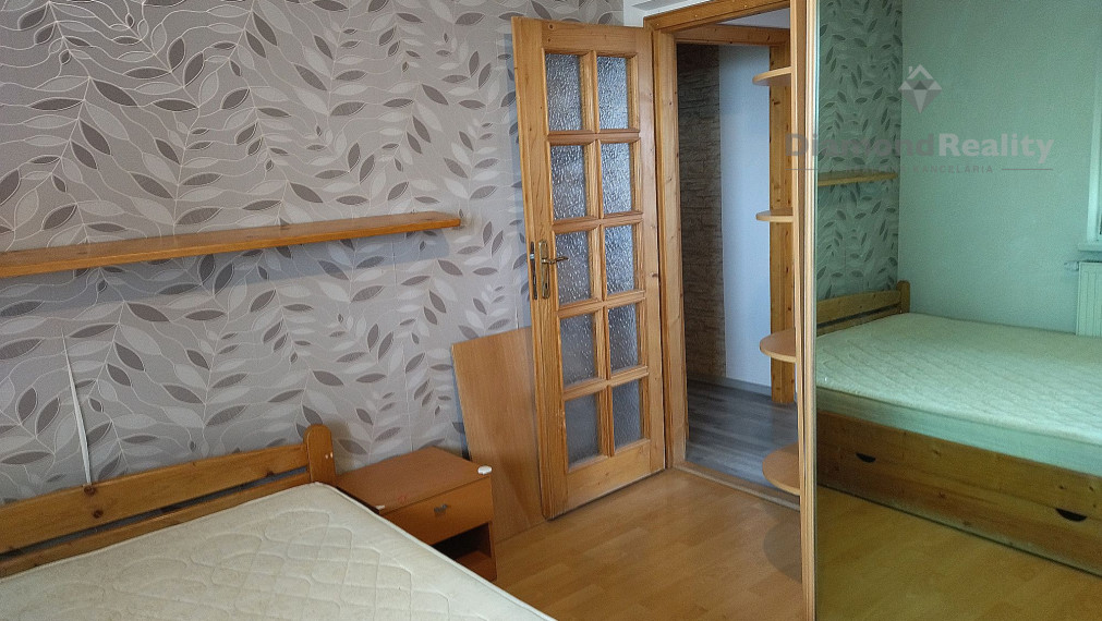 Na prenájom veľký 3 izbový byt, balkón, Čajkovského, Trnava